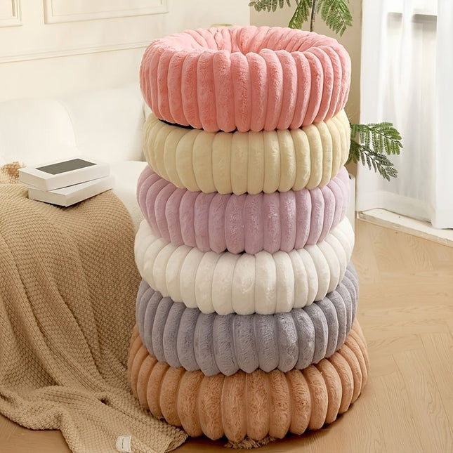 Plush All-Season Pet Bed — Round